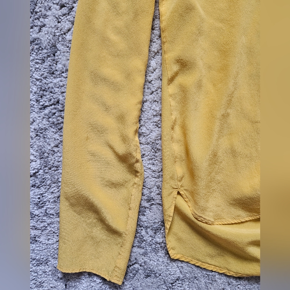 100% Silk Top - Picture 2 of 9
